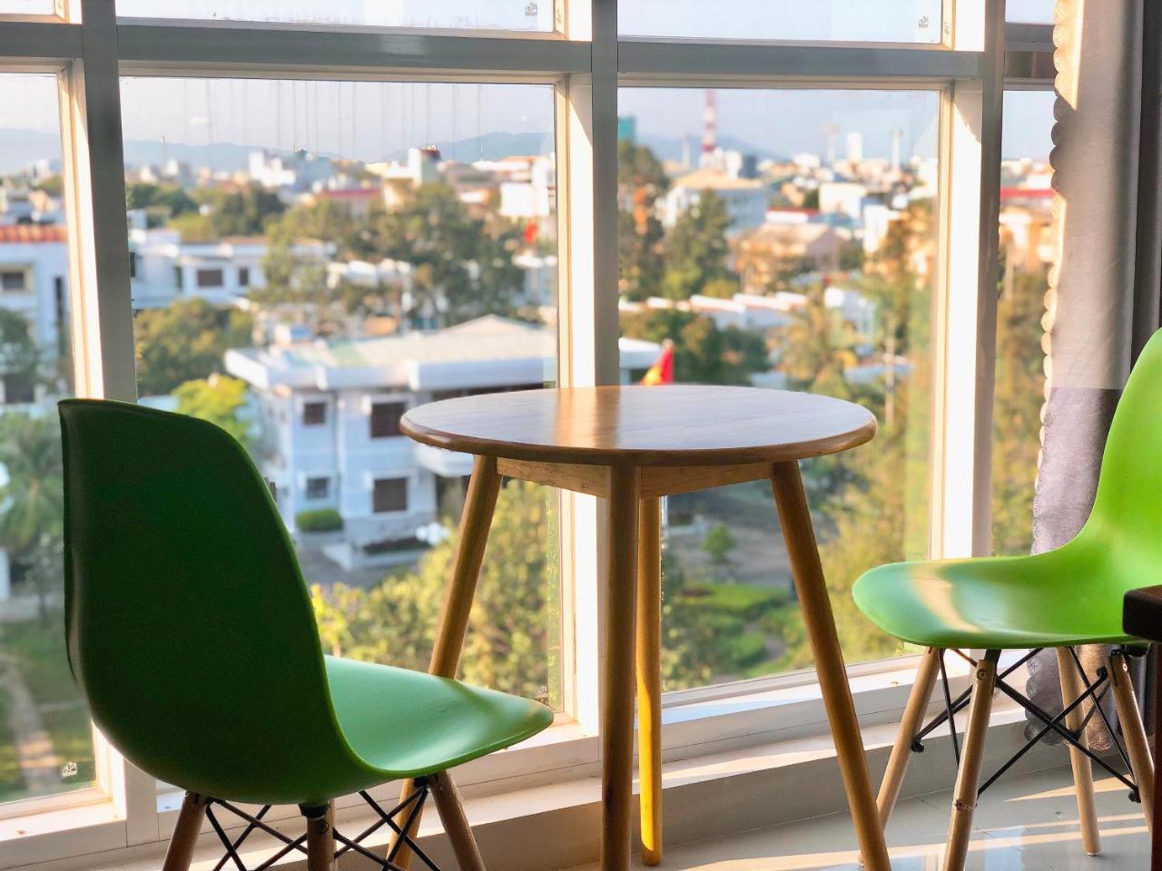 Ngoc Huong Hostel & Apartments Куинён Экстерьер фото