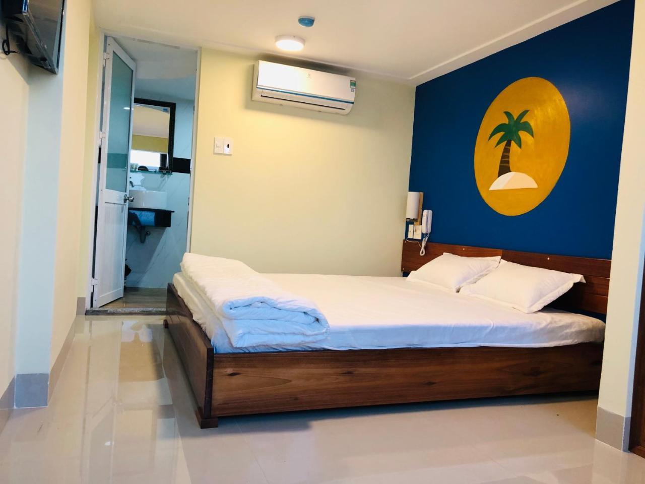 Ngoc Huong Hostel & Apartments Куинён Экстерьер фото
