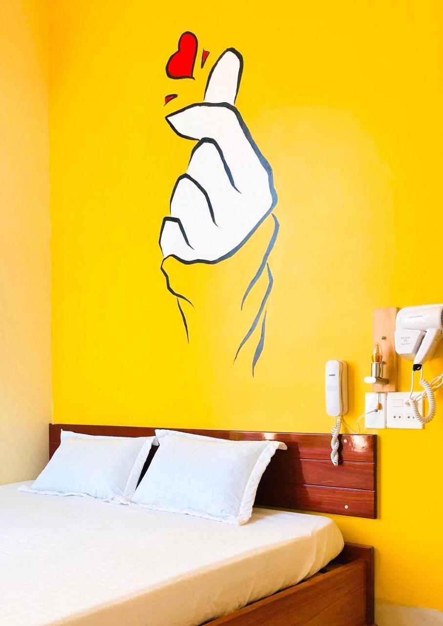 Ngoc Huong Hostel & Apartments Куинён Экстерьер фото