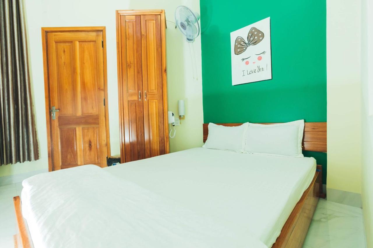 Ngoc Huong Hostel & Apartments Куинён Экстерьер фото